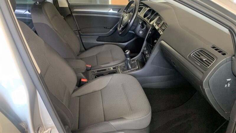 VW Golf 1.6 TDi Advance BMT 115CV (Gris Oscuro) - Imagen 6