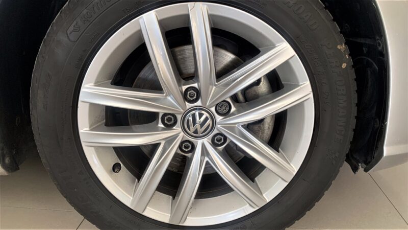 VW Golf 1.6 TDi Advance BMT 115CV (Gris Oscuro) - Imagen 11