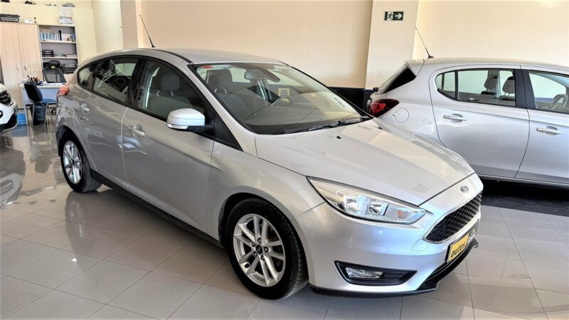 Ford Focus AUTOMATICO 1.6 Ti-VCT Trend 125CV (Gris Plata) - Imagen 4